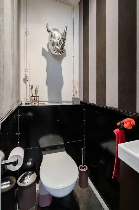 Resplendent Haussmann Design 100M2 - 2 Br Apartment Paris