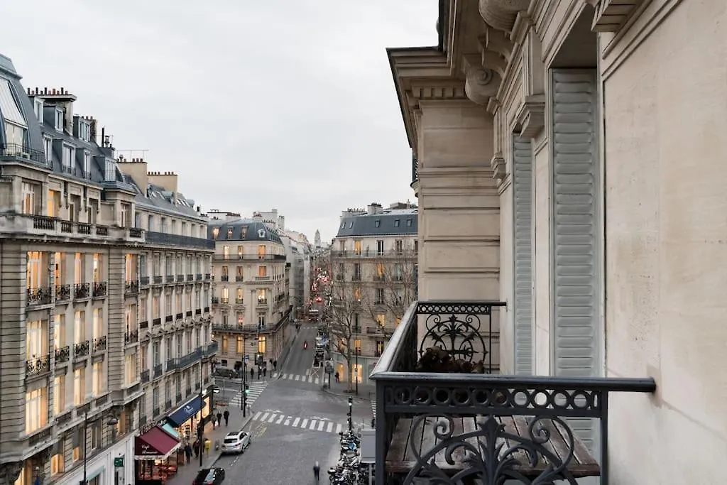 Resplendent Haussmann Design 100M2 - 2 Br Apartment Paris
