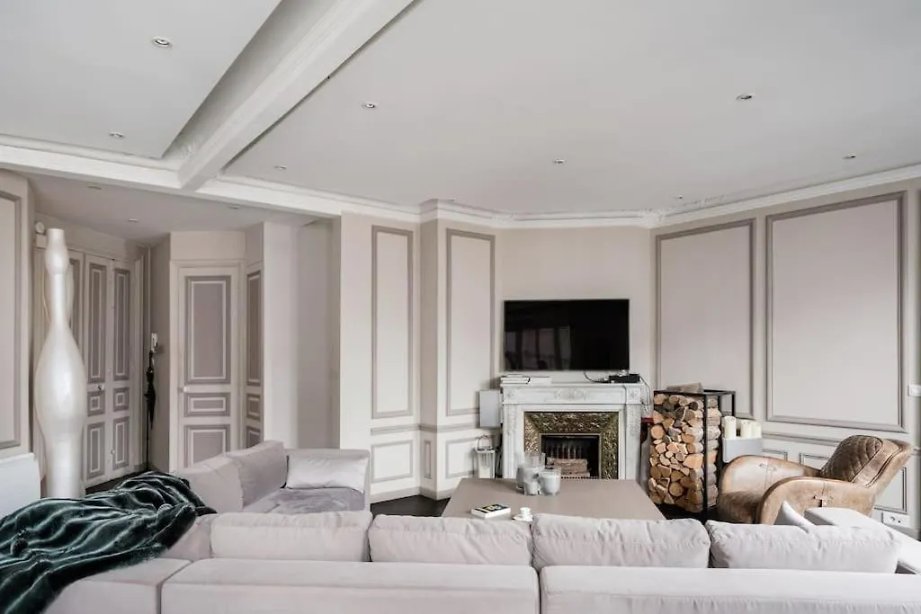 Resplendent Haussmann Design 100M2 - 2 Br Apartment Paris France